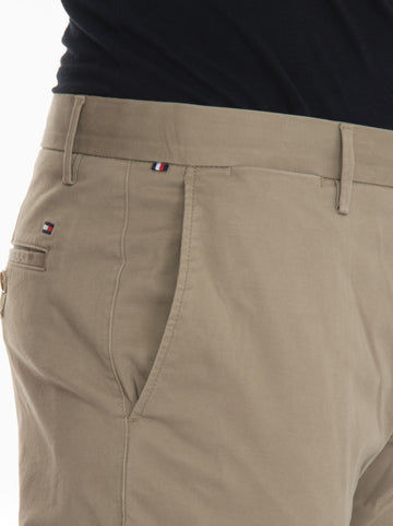 Pantalone modello chino Beige Tommy Hilfiger Uomo
